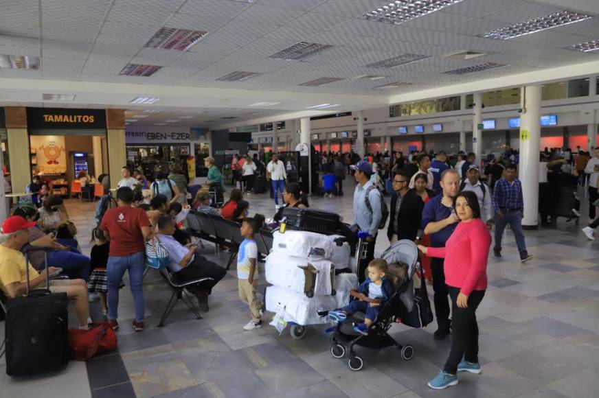 El Villeda Morales recibe un promedio de 2,500 viajeros diarios entre vuelos de salidas y llegadas.