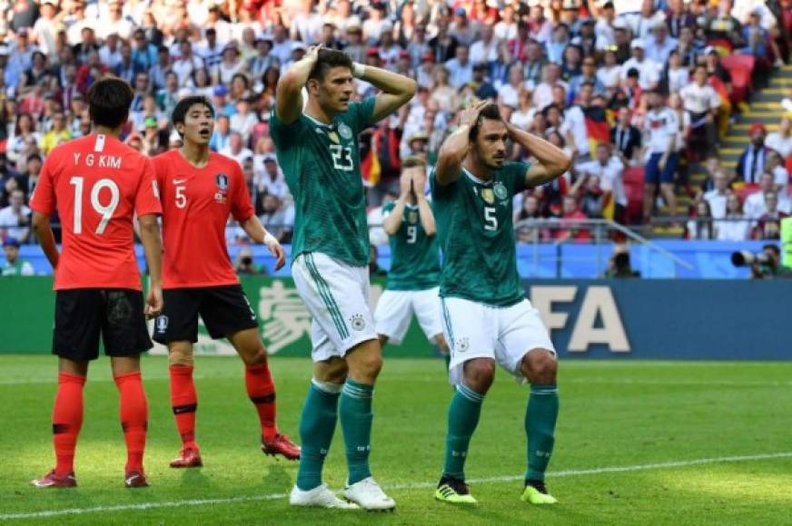 Alemania víctima de la maldición del campeón. Francia fue campeona en el 98 y en el 2002 se fue en la fase de grupo, lo mismo pasó con Italia que fue campeona en el 2006 y en el 2010 fue última de su grupo, España ganó la Copa en el 2010 y en el 2014 fracasó y ahora la vigente campeona se va de Rusia sin pena ni gloria.
