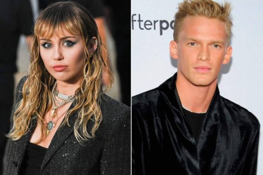 Unas dos semanas después de dejar a Kaitlynn Carter, Miley Cyrus fue captada besando al cantante australiano Cody Simpson, más conocido por salir con otras famosas como Gigi Hadid.