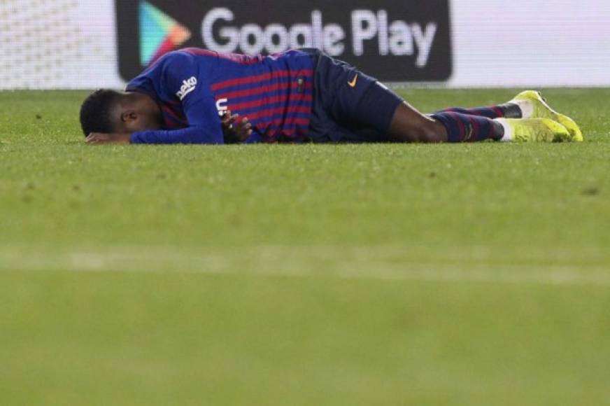 El francés Ousmane Dembele lloró en el césped del Camp Nou luego de su lesión.
