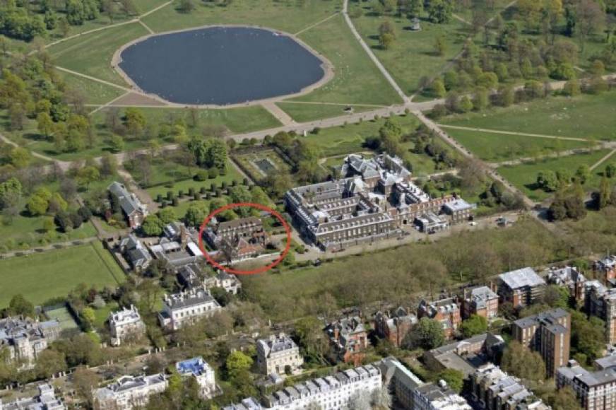 En los próximos meses, Harry y Meghan se mudarán a una casa más grande en el Palacio de Kensington. Los trabajos de construcción del apartamento 1 comenzaron el año pasado, por lo que los duques de Sussex podrían mudarse muy pronto.