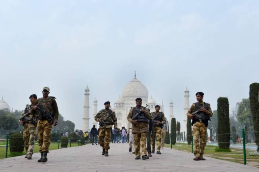 Las fuentes de inteligencia indias alertaron de posibles atentados contra el presidente Obama durante su visita a Nueva Delhi.