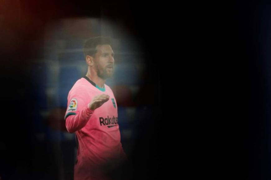 El Barça acabó de tirar LaLiga por la borda a dos jornadas del final. Se dejó dos puntos en el Ciutat de València después de ponerse por delante en el primer tiempo con un aparentemente cómodo 0-2.