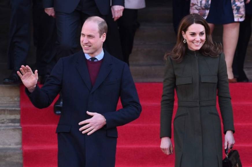 El príncipe William y Kate Middleton, duques de Cambridge, realizaron su primer compromiso oficial del año, justo una semana después de la huida de los duques de Sussex de la realeza.