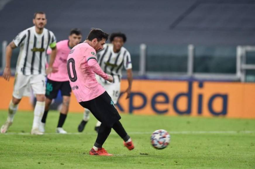 Lionel Messi cobró el penal y no falló para marcar el 0-2 del Barcelona en el Juventus Stadium.