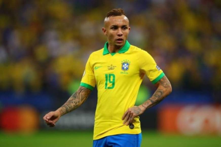 Everton Soares: El Arsenal estaría interesado en el delantero del Gremio que destacó en la Copa América con la selección de Brasil.