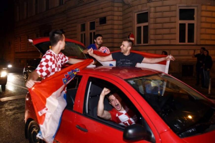 Los aficionados organizaron una gran caravana en las calles y avenidas de la capital croata.