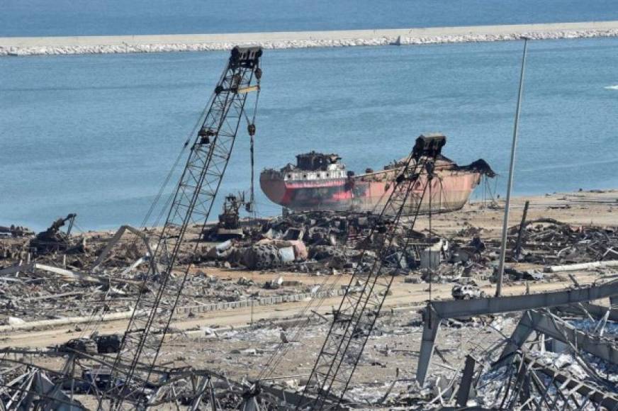 La agencia de la ONU para la agricultura y la alimentación, la FAO, teme que en breve habrá escasez de harina en Líbano, pues depósitos de cereales instalados cerca del puerto fueron destruidos.