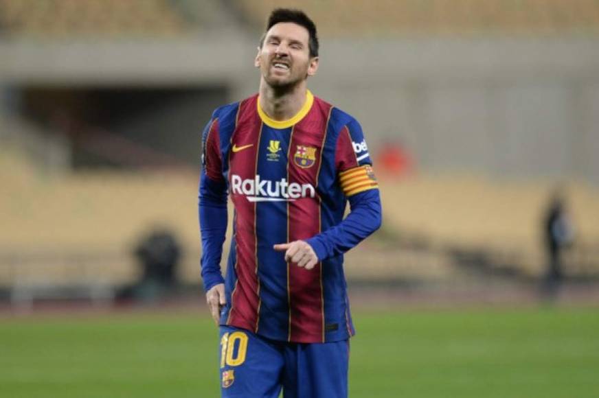 Messi fue expulsado en el último minuto de la prórroga al ver la roja directa por dar un manotazo a Villalibre (119), probablemente llevado por la frustración.