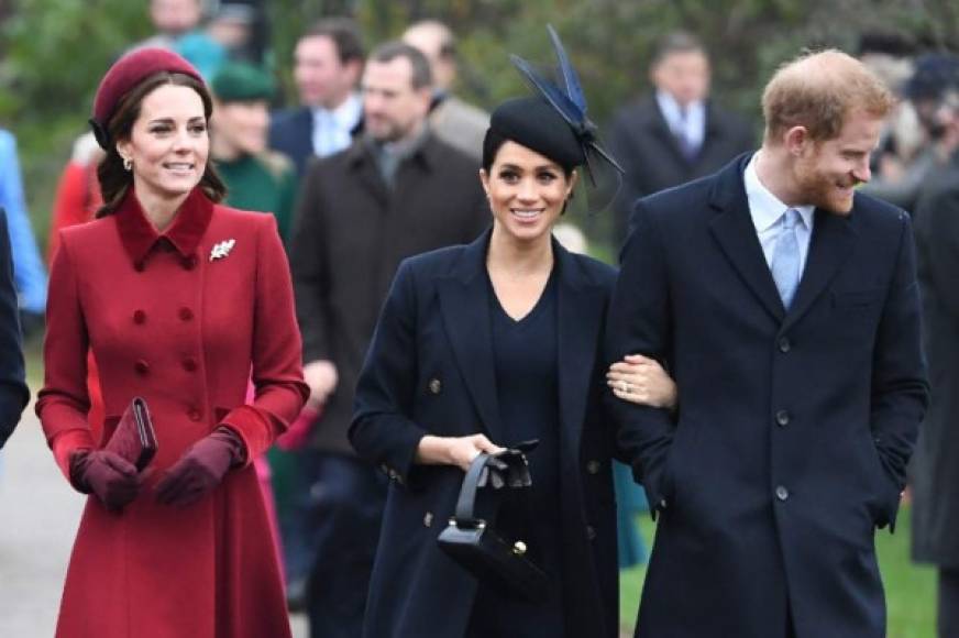 Como es tradición, Isabel II y su familia más cercana asistieron al servicio religioso en la iglesia de Santa María Magdalena, ubicada en los terrenos de la residencia de Sandringham. Esta vez con sin el duque de Edimburgo, marido de la reina Isabel II, ni Camilla, duquesa de Cornualles, esposa del príncipe Carlos.<br/><br/>