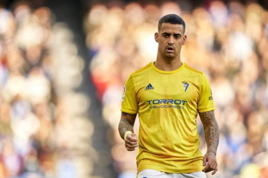 El Cádiz del 'Choco' Lozano continúa armándose para la próxima temporada. El equipo amarillo se aseguró el vínculo con el delantero español Nano Mesa para las próximas cuatro temporadas, debido a que el Eibar no contará con el delantero, a pesar de que se reserva el 50% del total de una posible futura venta.