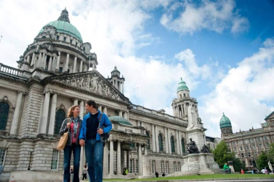 Irlanda sigue en esta lista. Este se sitúa por arriba del promedio en empleo y remuneración, vivienda, seguridad personal, estado de la salud, educación y competencias, sentido de comunidad, satisfacción, balance vida-trabajo y calidad medioambiental, pero por debajo del promedio en ingreso y patrimonio, y compromiso cívico. Estos resultados se basan en una selección de datos disponibles.