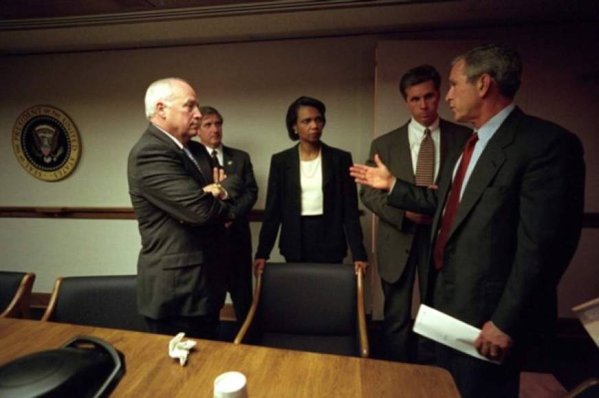 Este refugio fue utilizado por primera vez por el ex presidente George W. Bush y el ex vicepresidente Dick Cheney tras los atentados del 11 de septiembre de 2001.