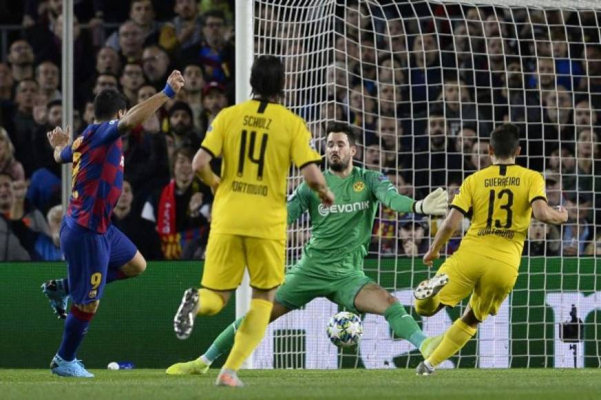 Con este disparo, Luis Suárez venció al portero Roman Bürki para abrir el marcador 1-0 para el Barcelona.
