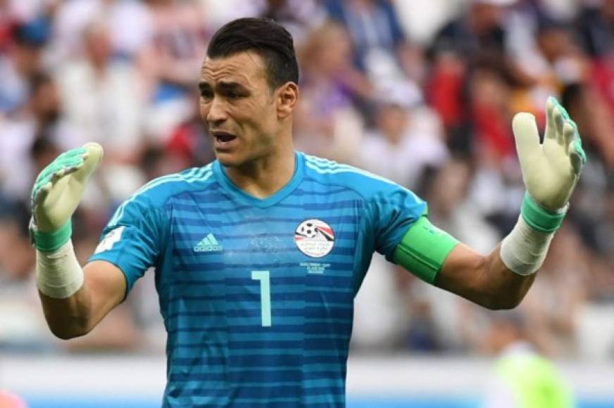 El portero de Egipto Essam El Hadary se convirtió en el jugador de mayor edad en los mundiales. Tiene 45 años y batió la marca del colombiano Farid Mondragón que en Brasil 2014 jugó con 43 años y 3 días.