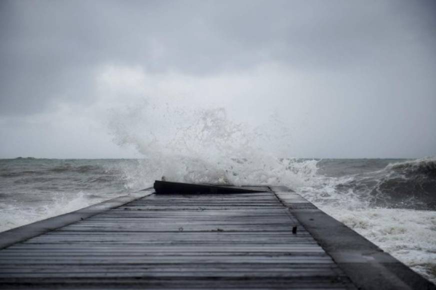 <br/>El director en esta isla caribeña del Servicio Nacional de Meteorología (SNM) de Estados Unidos, Roberto García, reafirmó que el ciclón María es 'sumamente peligroso'.