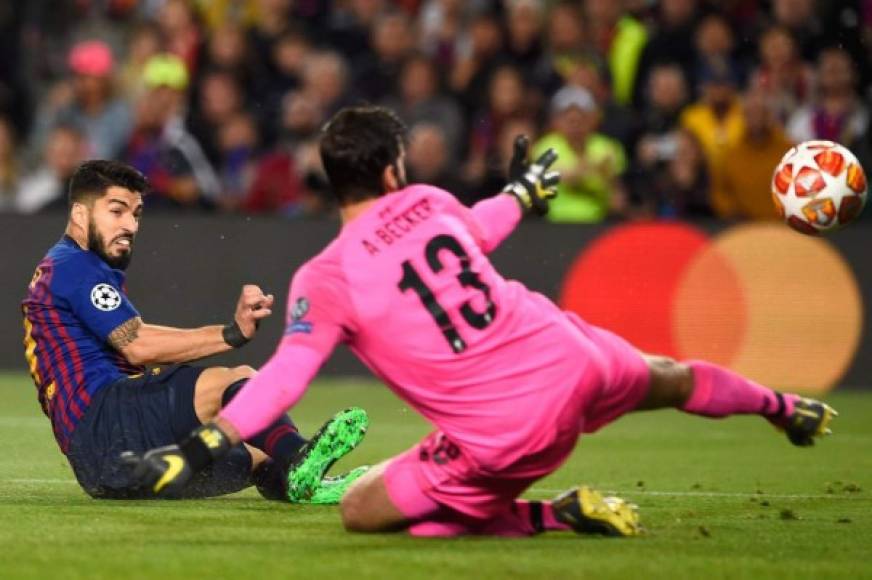 Luis Suárez abrió el marcador al empujar un centro de Jordi Alba a la red de la portería inglesa en el minuto 26. El delantero anticipó al arquero Alisson.