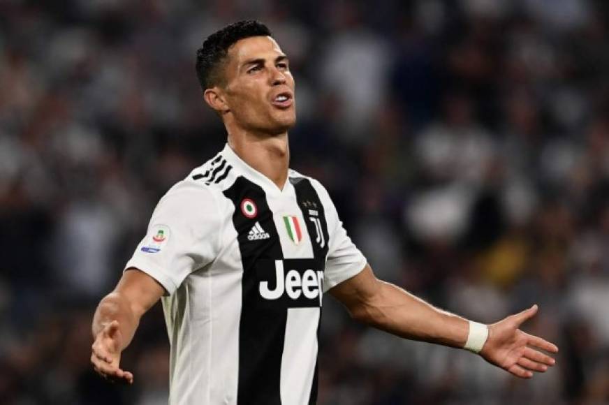 La dirigencia de la Juventus busca conformar un “súper equipo” que pueda apoyar a la figura del portugués, Cristiano Ronaldo. El portugués aseguró que se queda en el club por lo que en la Juve ya comienzan a planificar la llegada de varios cracks.