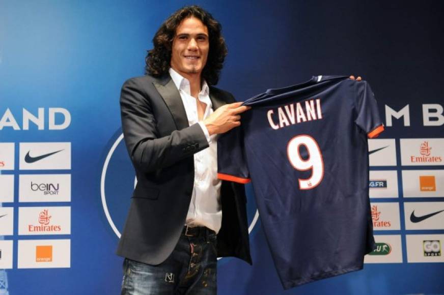 12. Edinson Cavani (del Napoli al Paris Saint Germain, 2013), 64.5 millones de euros.