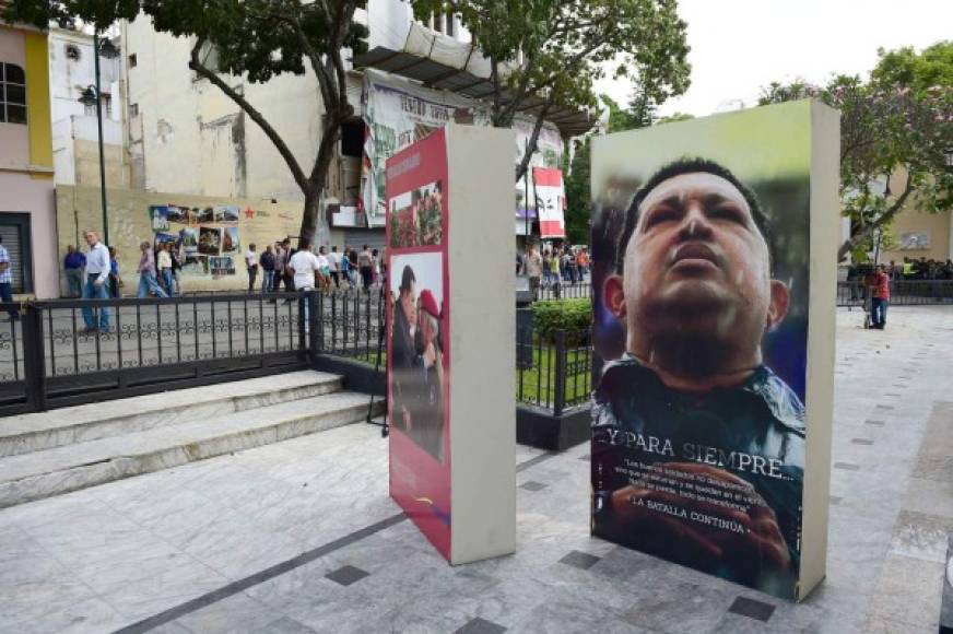 El enfrentamiento de poderes en Venezuela ha comenzado. El retiro de las imágenes de Chávez en el Parlamento habla por sí mismo.