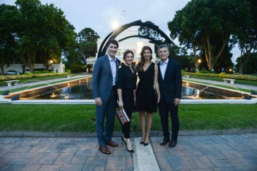 Para la velada con el primer ministro canadiense, Justin Trudeau y su esposa Sophie, Awada optó por un vestido negro corto.