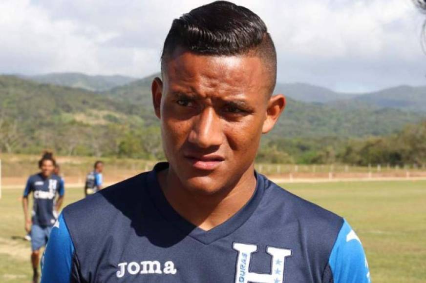 Luis Garrido : Jugador del Alajuelense de Costa Rica que estará como volante de contención.
