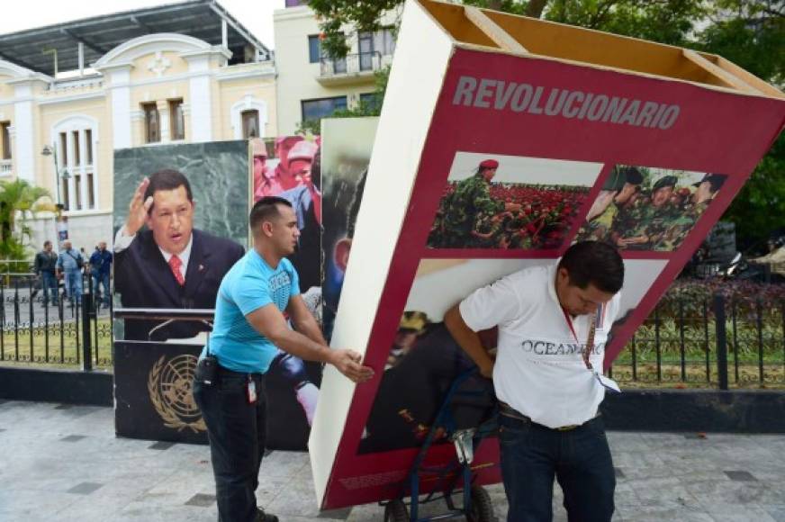 Todas las imágenes del expresidente venezolano Hugo Chávez fueron removidas.