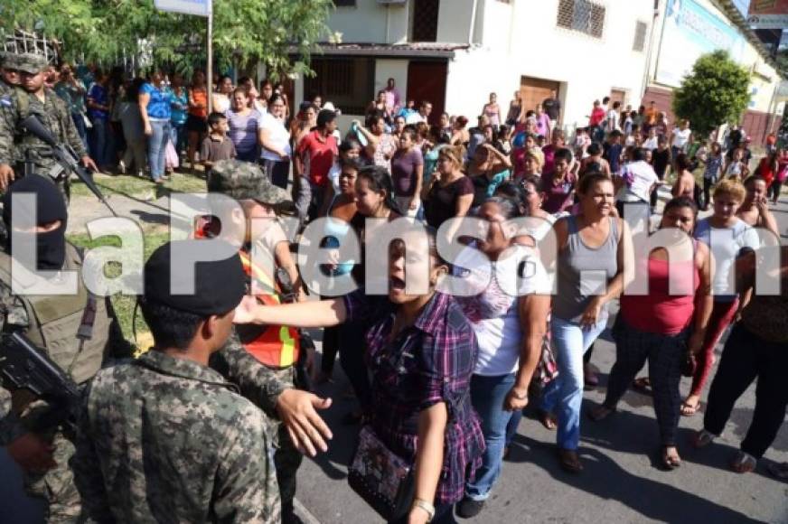 Familiares de los privados de libertad se mostraron molestos por las autoridades de Seguridad.