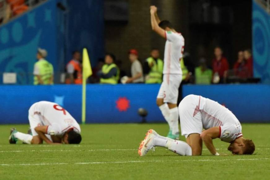 Los jugadores de Túnez reflejaron tristeza por despedirse del Mundial de Rusia.