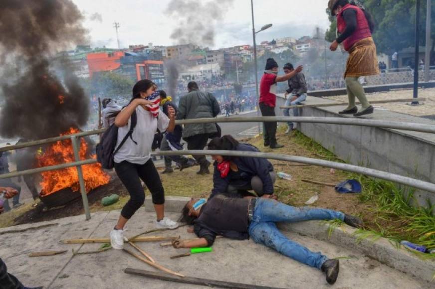 Decenas de personas resultaron heridas tras la represión de las fuerzas de seguridad en las manifestaciones en Quito.