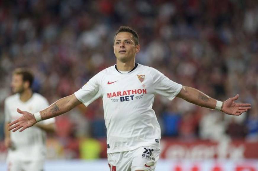 Javier Chicharito Hernández: Según 'ESPN', el delantero mexicano dejaría al Sevilla y llegaría a la MLS de Estados Unidos. Aseguran que el Galaxy es el equipo que lo desea por lo que lo convertiría en el futbolista más pagado del balompié estadounidense.<br/>