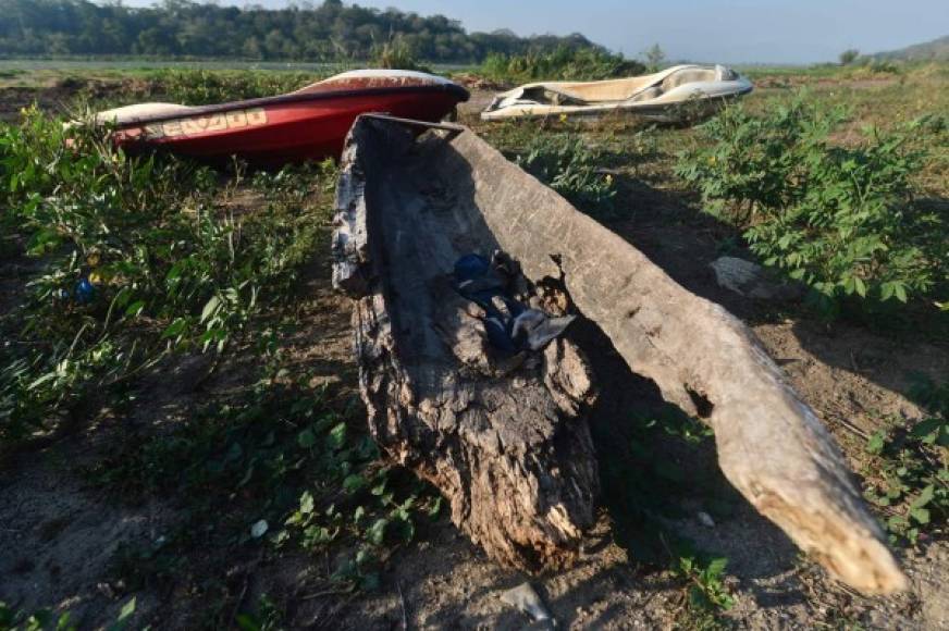 'Esto da tristeza', lamenta Rosalio Zamora, un noventón que nació en San José del Boquerón, una aldea a la orilla de Jucutuma.