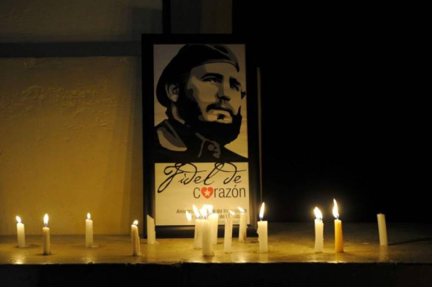 Una Cuba en duelo se prepara este domingo para una semana de ceremonias y una procesión por toda la isla para despedir a Fidel Castro, padre de la Revolución que puso a la isla en el radar mundial.