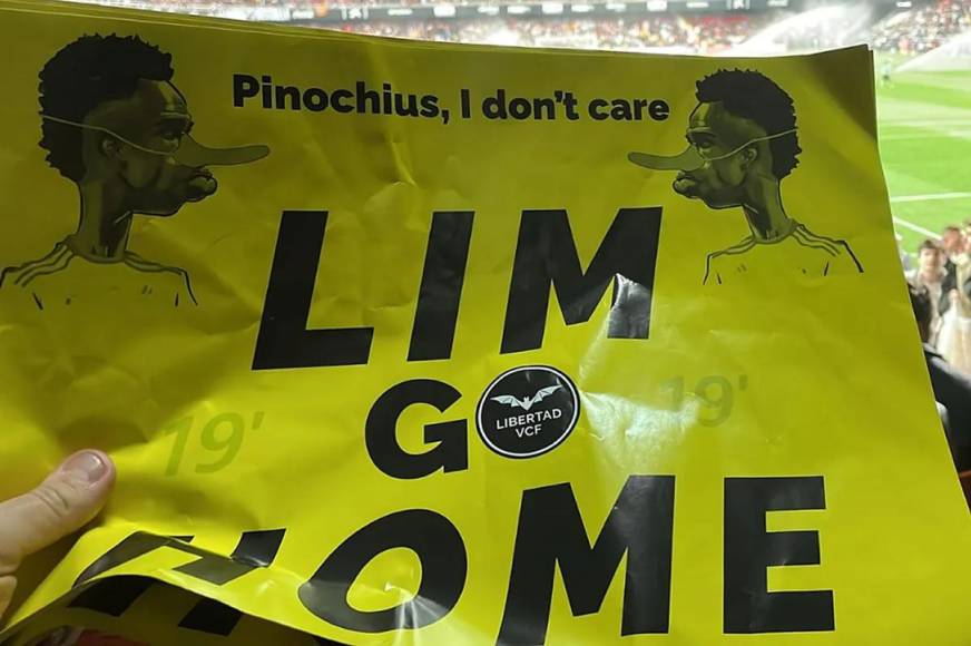 En los carteles de los aficionados del Valencia se añadió en la parte superior otro mensaje en inglés dedicado a Vinicius: “Pinochius I dont’ care” (Pinocho no me importa) con dos caricaturas del futbolista representado con una nariz de Pinocho.