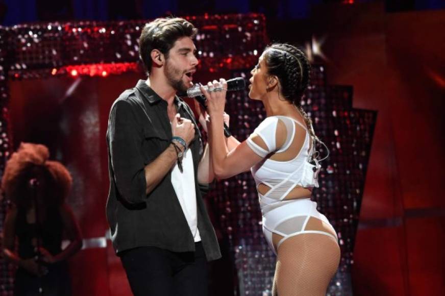 Alvaro Soler y Jennifer López.