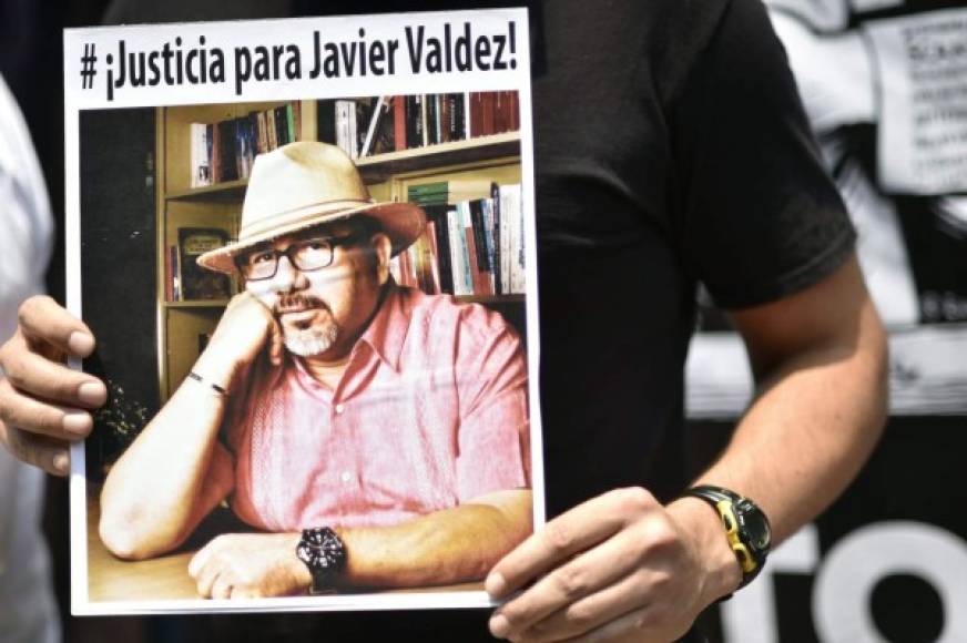 Valdez, de 50 años, fue acribillado el lunes en Culiacán, la capital del estado de Sinaloa (noroeste), cerca de las oficinas de Ríodoce, el semanario que fundó en 2003. Desde hace más de una década era colaborador de la AFP y corresponsal del diario La Jornada. AFP