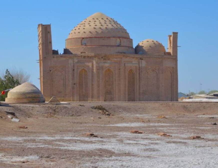 Kunya Urgench, la capital del Imperio corasmio y corazón del “mundo islámico” del siglo XIII, es considerada una arquitectura única en el mundo.