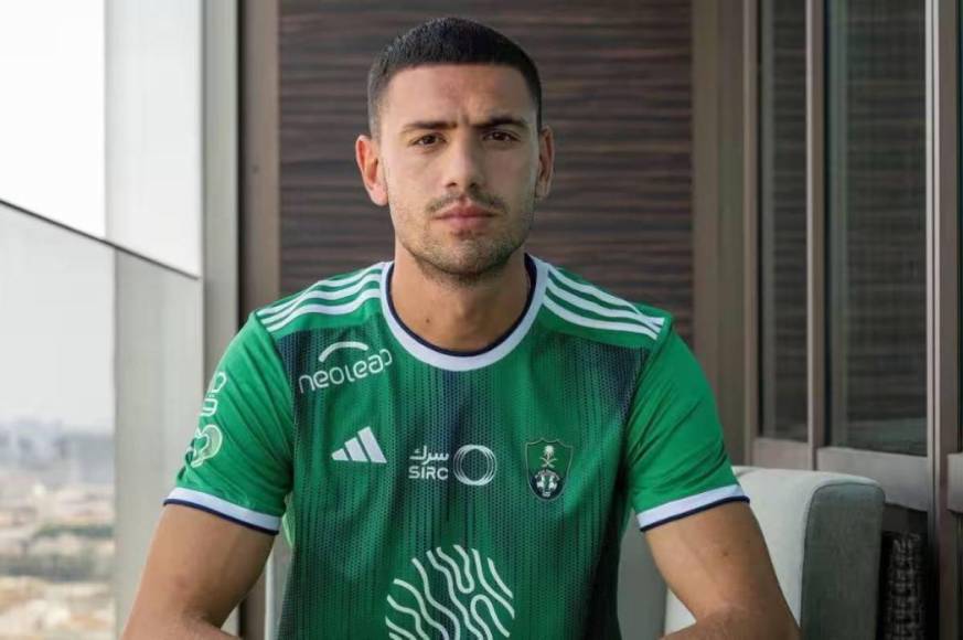 Demiral, nuevo jugador del Al Ahli. El defensor turco firma por el cuadro saudí, que paga 20 millones al Atalanta. Firma hasta 2026.