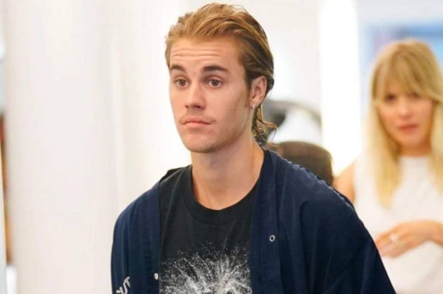 Justin Bieber, la falsa noticia de su muerte corrió como pólvora en Twitter, ya que el cantante había muerto a manos de un fan. Pero Bieber se encargó de desmentir el rumor al instante.