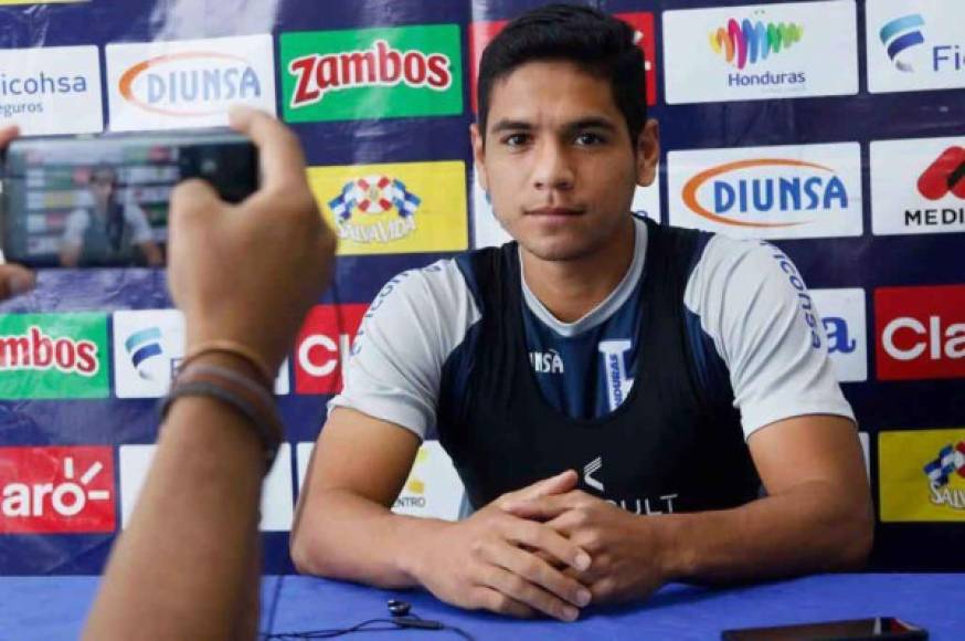 Carlos Pineda: Mediocampista de contención del Olimpia (22 años).