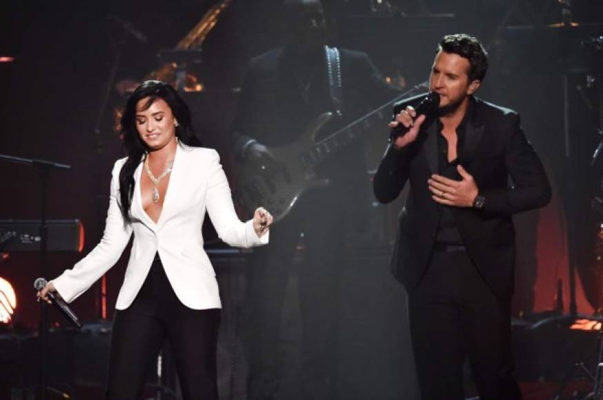 El cantante Luke Bryan y Demi Lovato.