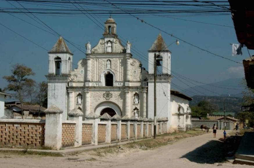 La iglesia de La Merced en Gracias, Lempira, es uno de los primeros monumentos coloniales, aunque ha tenido varios remodelaciones.