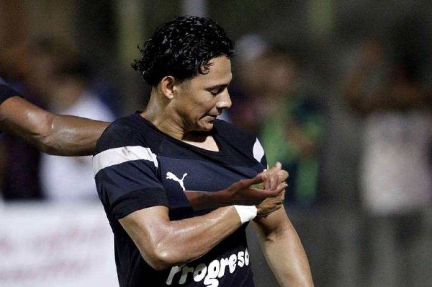El lateral izquierdo del Honduras Progreso, Carlos 'Mango' Sánchez, confirmó que tiene ofertas de varios clubes y anunció que decidirá su futuro al regresar de los partidos amistosos de la Selección Nacional.