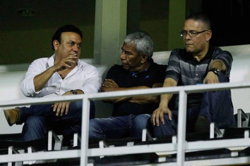 Héctor Castellón: El experimentado entrenador hondureño que fue campeón con el Honduras Progreso estaría siendo el nuevo DT del Vida. Ya se ha reunido con dirigentes de los rojos.