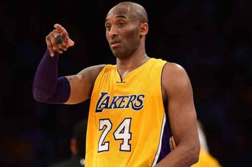 Kobe Bryant fue elegido en el draft de 1996 por los Charlots Hornets, pero fue traspasado directamente a la franquicia angelina, donde se convirtió en una leyenda durante las dos décadas que jugó en la NBA hasta que se retiró en 2016.