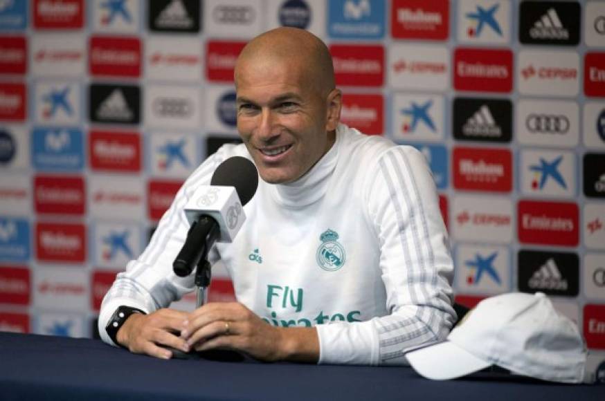 Zinedine Zidane ha hablado en rueda de prensa y ha dejado claro que el Real Madrid necesita un delantero tras la salida de Álvaro Morata: 'Somos peores sin Morata, además vimos lo que ha hecho el año pasado, nos aportó muchísimo. Esto de momento es así y de momento nos falta un delantero'. ¿Mbappé?