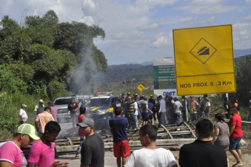 La población de Pacaraima, ubicada a 214 kilómetros de Boa Vista, capital de Roraima, se ha duplicado en los últimos años y supera actualmente las 11.000 personas tras el aumento de la inmigración venezolana.