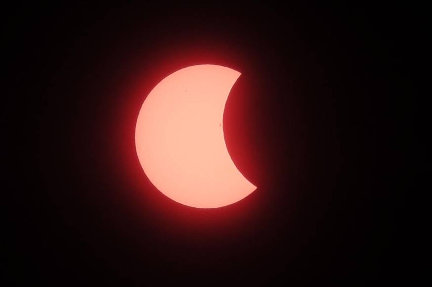 Este lunes los hondureños fueron testigos de un evento astronómico memorable, el eclipse total de Norteamérica, que cautivó la atención del mundo y llevó a cientos de turistas a viajar hasta nuestro continente para poder presenciarlo, ya que según la NASA este es el último de su tipo que cruzará América del Norte hasta 2045.