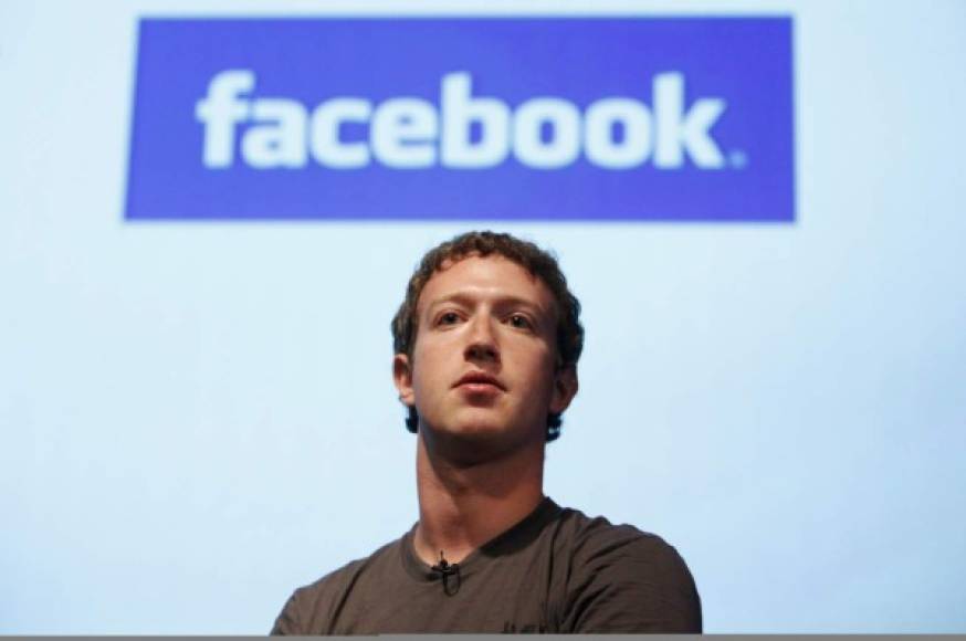 7. Mark Zuckerberg, fundador de Facebook, alcanzó un patrimonio de 40.300 millones de dólares este 2015.