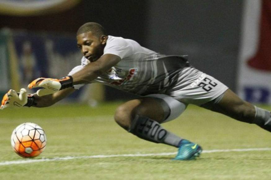 Buba López: Tras sus grandes actuaciones con la selección de Honduras, el portero hondureño podría convertirse en nuevo legionario. Tendría opciones de ir a jugar a México y la Liga de Portugal.